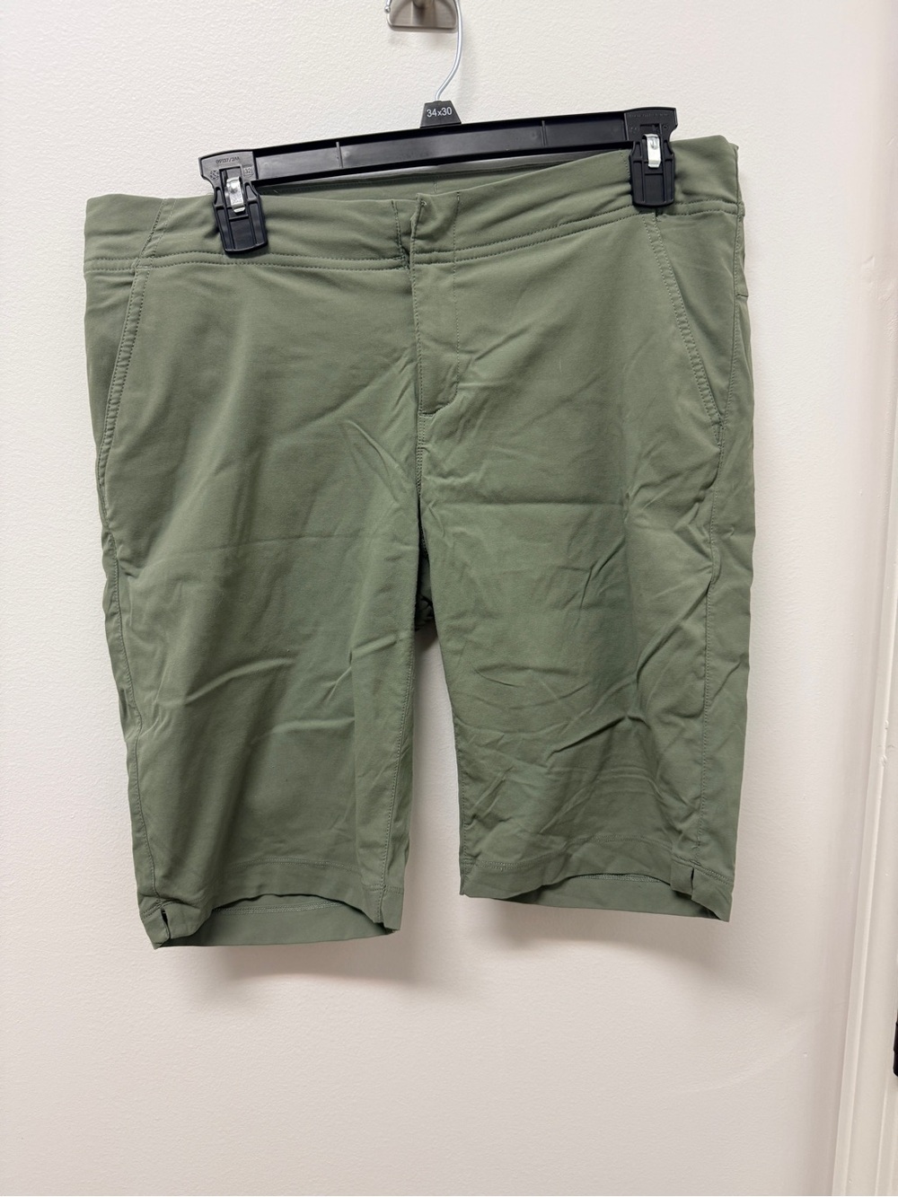 Columbia Olive Green Omni-Shield Shorts